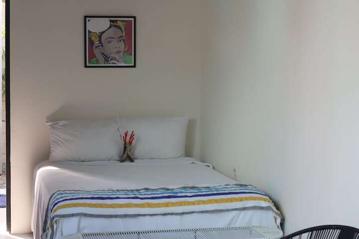 Room 16 of 122