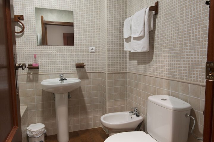Room 10 of 19