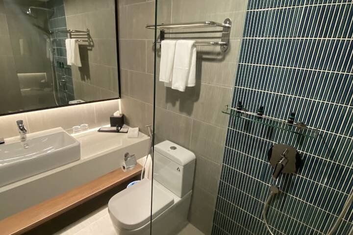 Room 20 of 33