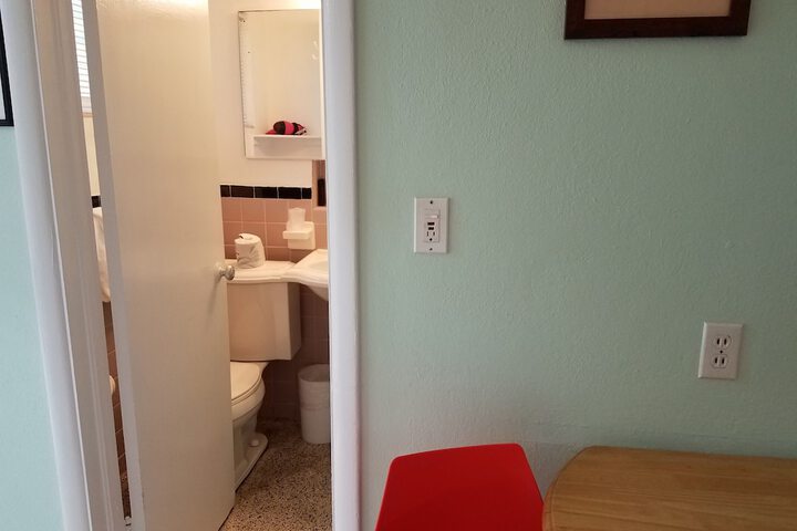 Room 211 of 218