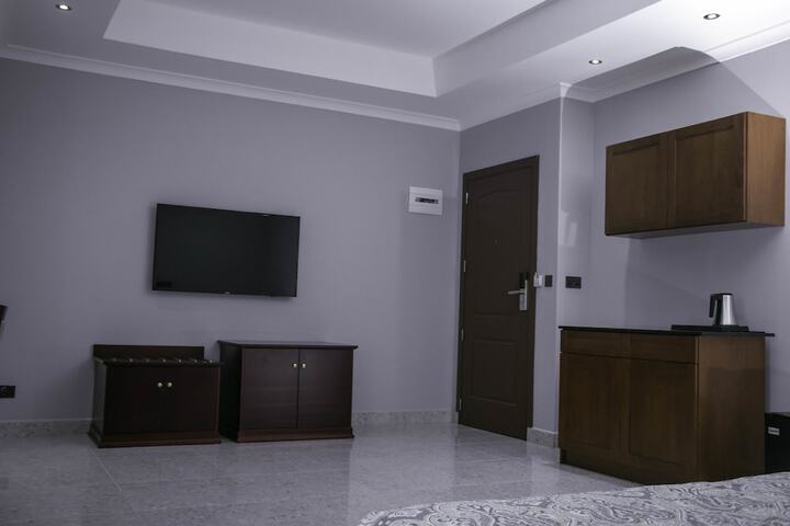 Room 34 of 230