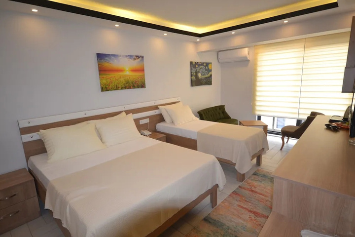 Room 5 of 13
