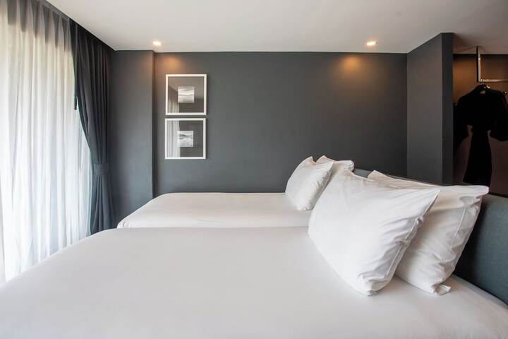 Room 28 of 54