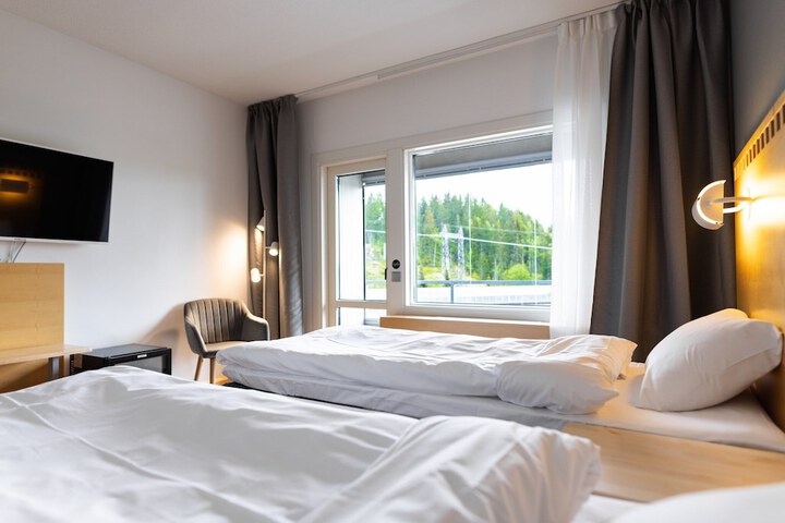 Room 4 of 26
