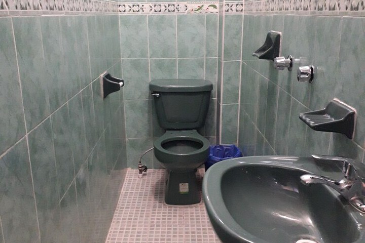 Room 8 of 8