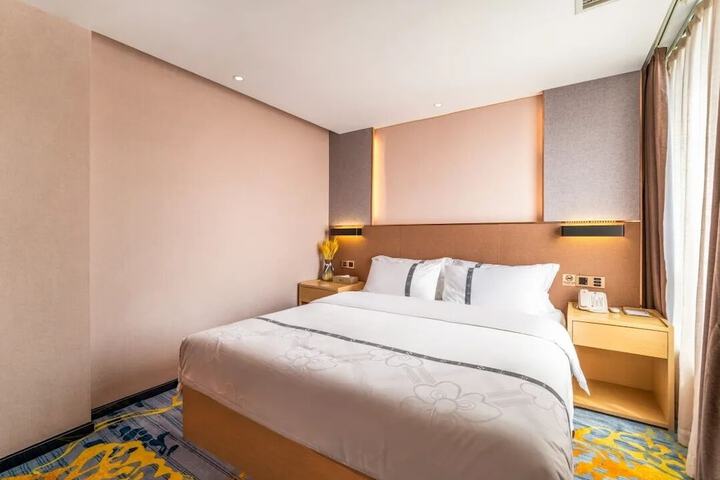 Room 15 of 52