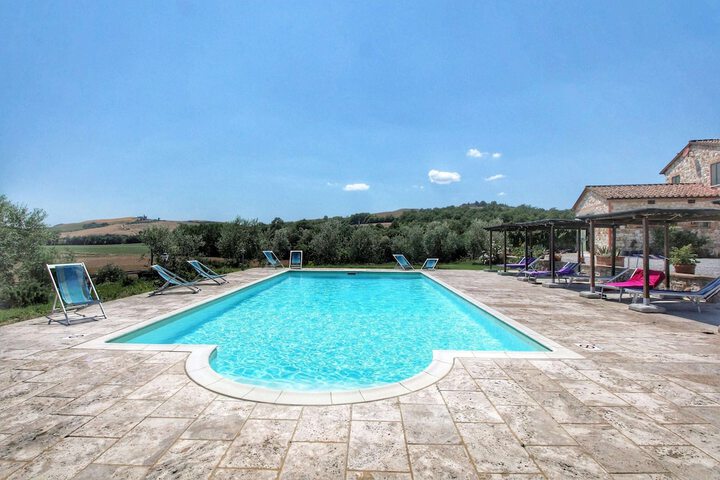 Pool 105 of 186