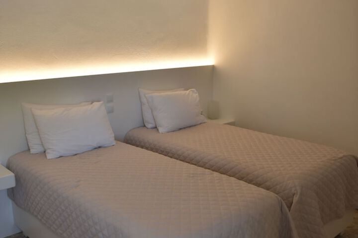 Room 13 of 40