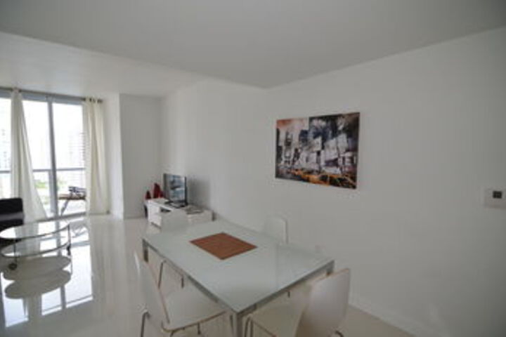 Room 73 of 133