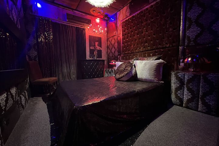 Room 63 of 96
