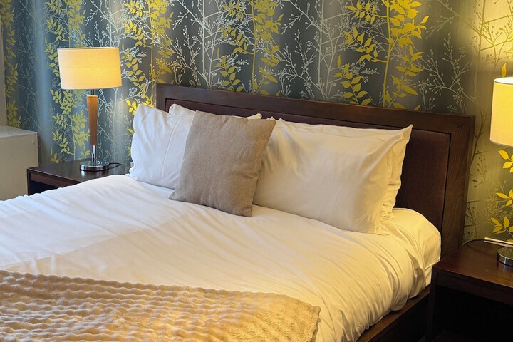 Room 14 of 42
