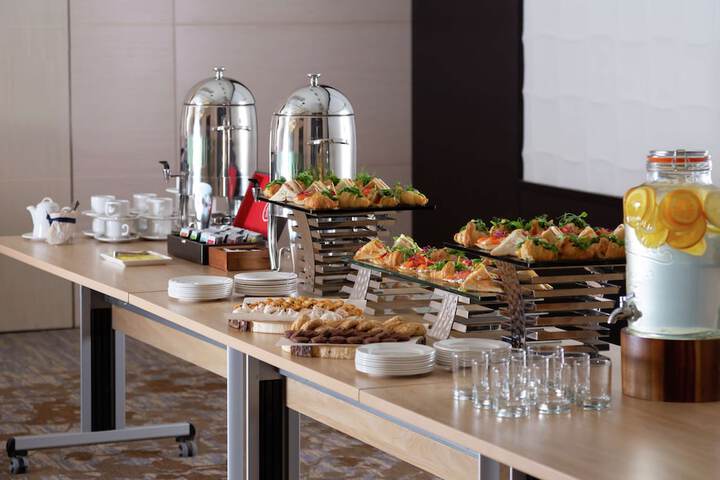 Breakfast/Coffee Service 76 of 117
