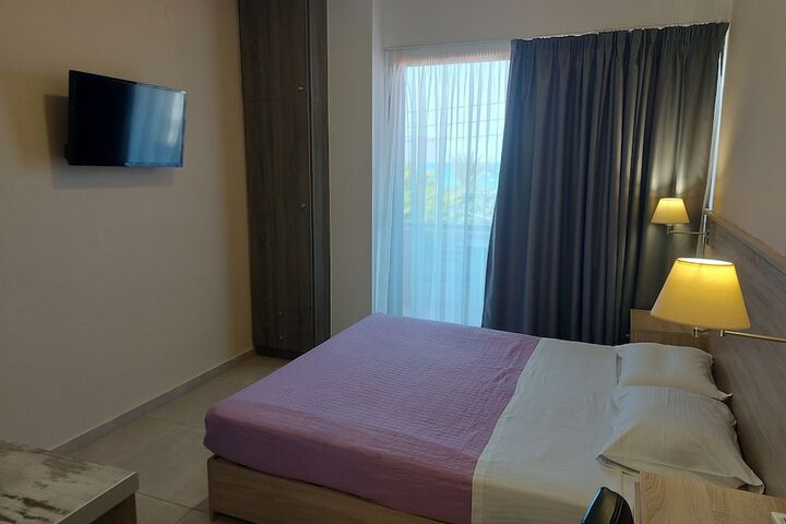 Room 32 of 106