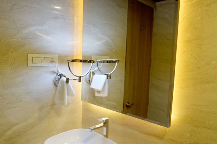Room 19 of 28