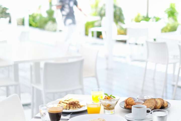 Breakfast/Coffee Service 202 of 283