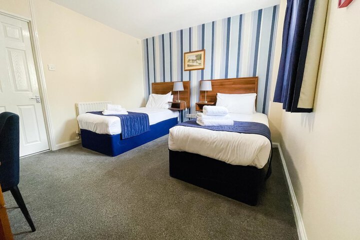 Room 10 of 40