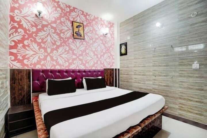 Room 4 of 6
