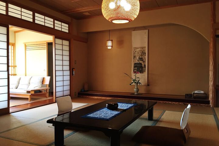 Room 18 of 50