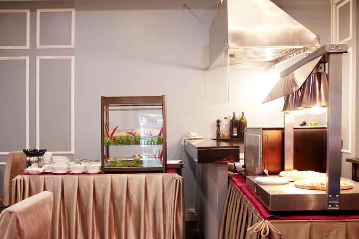 Dining 70 of 90