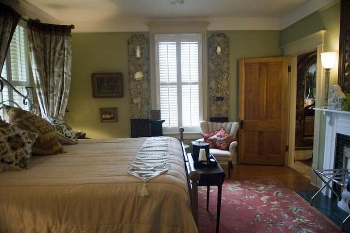 Room 6 of 48