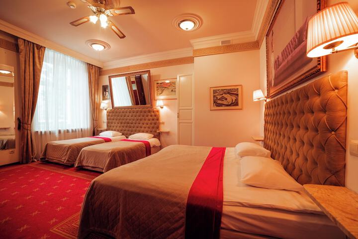 Room 18 of 52