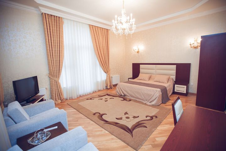 Room 4 of 55