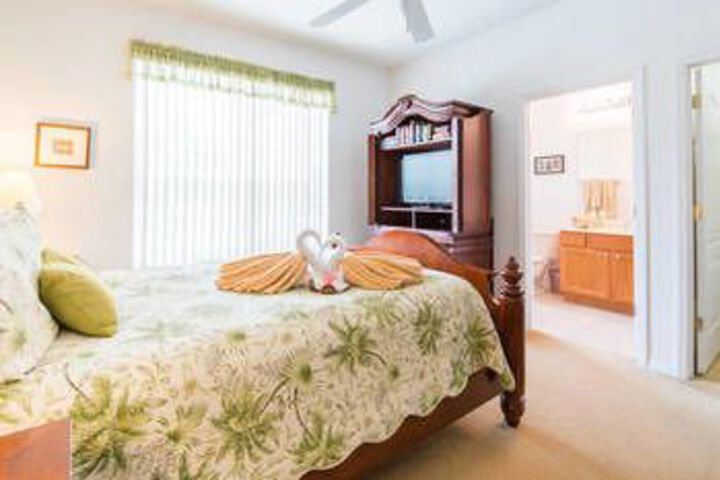 Room 8 of 17