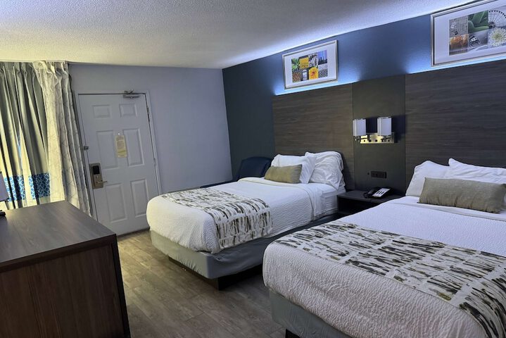 2 Double Beds (4 of 14)