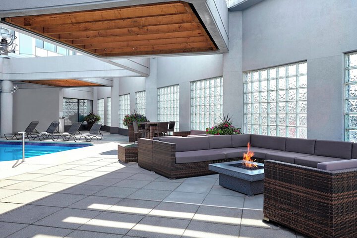 Swimming pool at Sheraton Vancouver Guildford Hotel