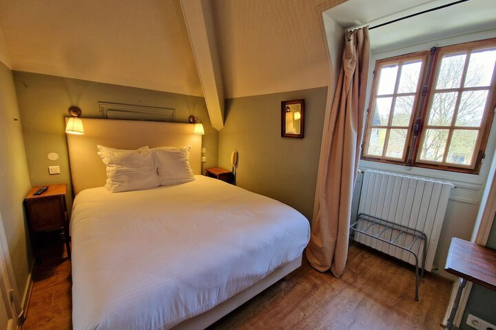 Room 7 of 68