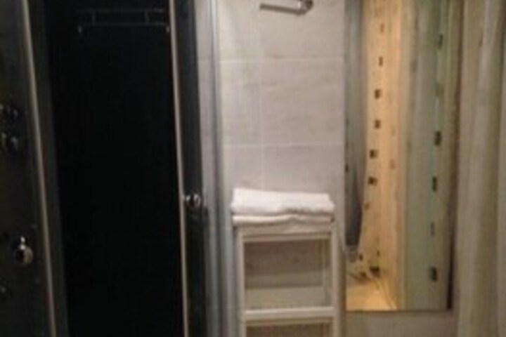 Room 5 of 52