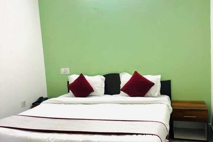 Room 9 of 17