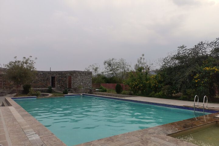 Pool 72 of 156