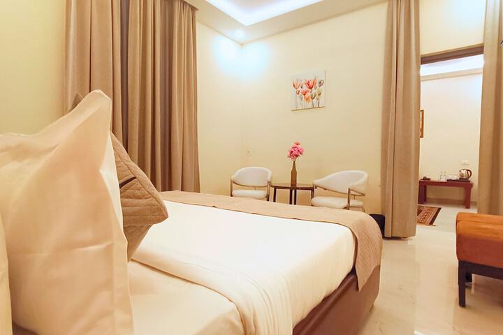 Room 35 of 95