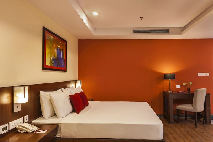 Room 5 of 27