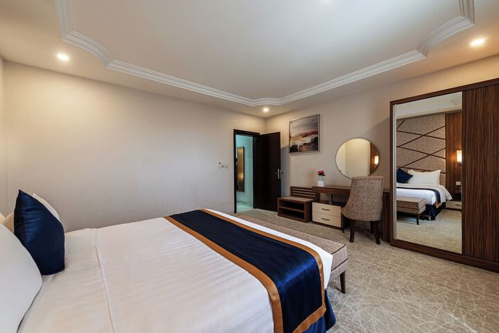 Room 11 of 23