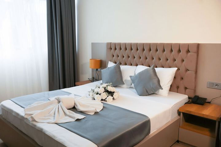 Room 12 of 28