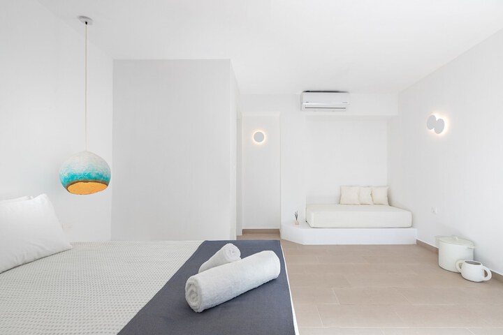 Room 3 of 40