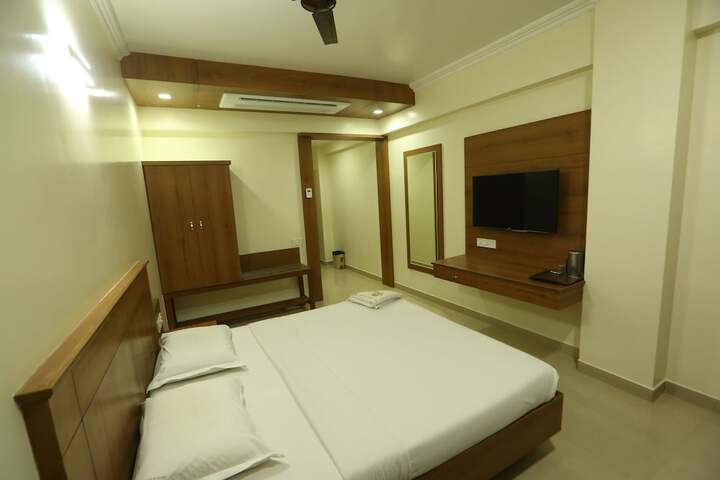Room 5 of 22