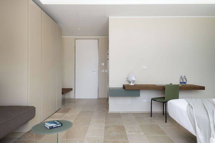 Room 11 of 82