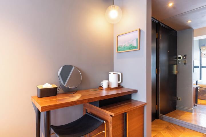 Room 12 of 18