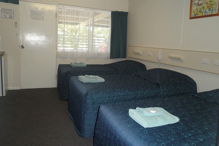 Room 4 of 63