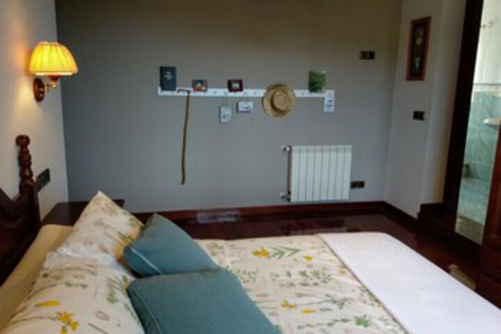 Room 15 of 37