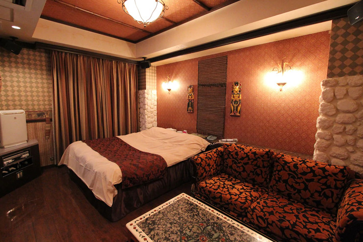 Room 3 of 10