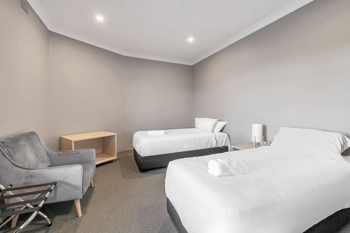 Room 6 of 39