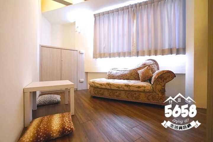 Room 8 of 20