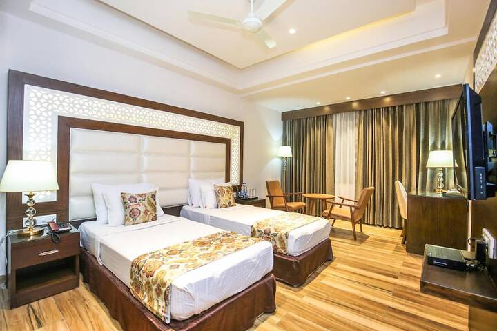 Room 30 of 74