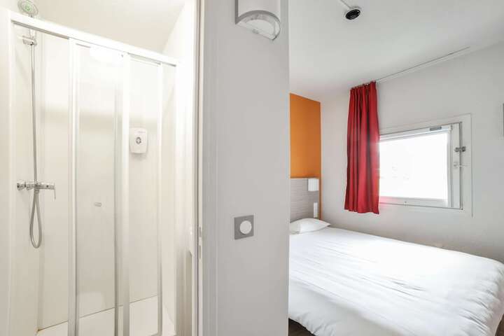 Room 28 of 116