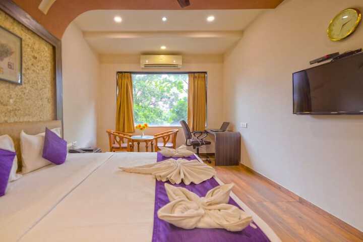Room 14 of 83