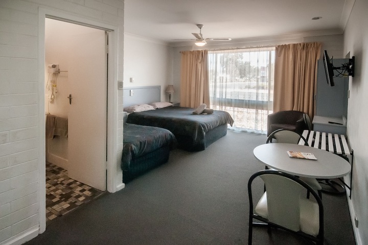 Room 6 of 19